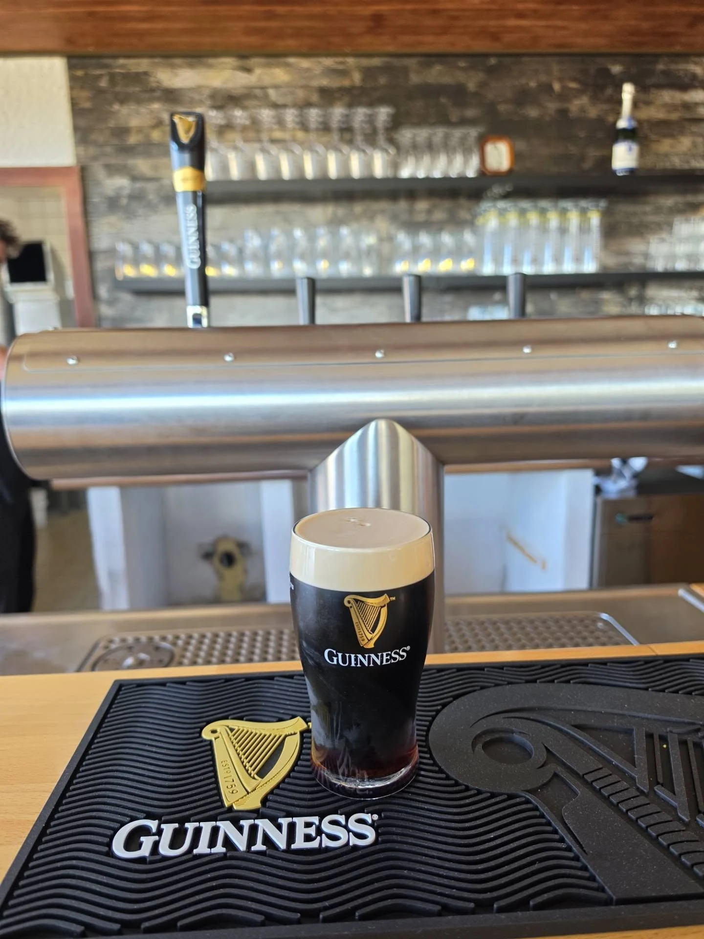 Guinness Pint an der Bar
